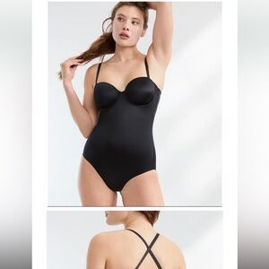 NWT Spanx Suit Your Fancy Strapless Bodysuit In Very Black